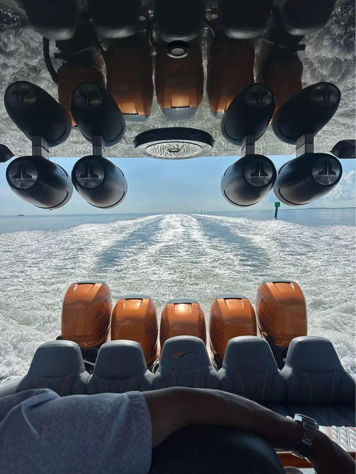 9589405
