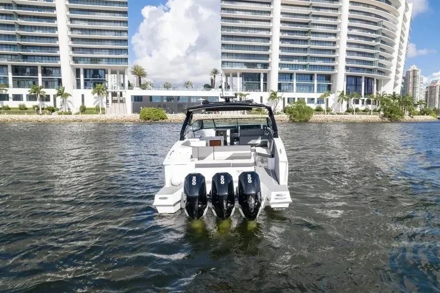 10295346
