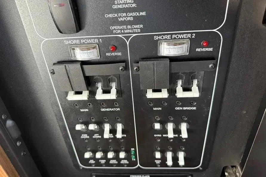 10284075