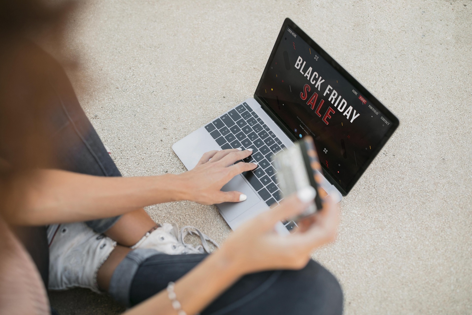 woman-wanting-buy-something-black-friday-laptop