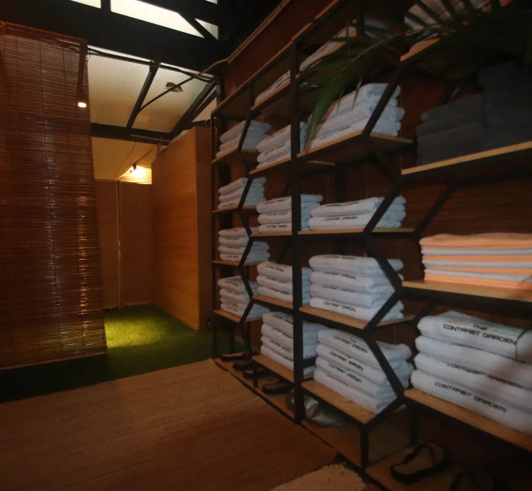 Contrast garden towels