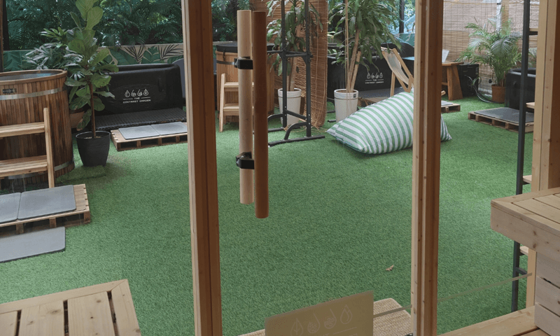 The Contrast Garden's rooftop garden, tubs and lounge area