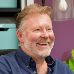 Guy Windsor-Lewis, Locale