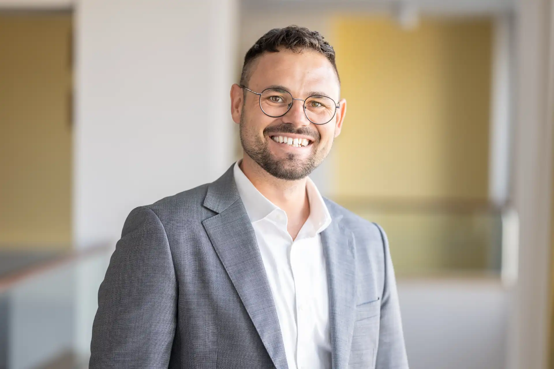 Portrait von Felix Kroll, unabhängiger Finanzberater in Bonn und Ahrweiler