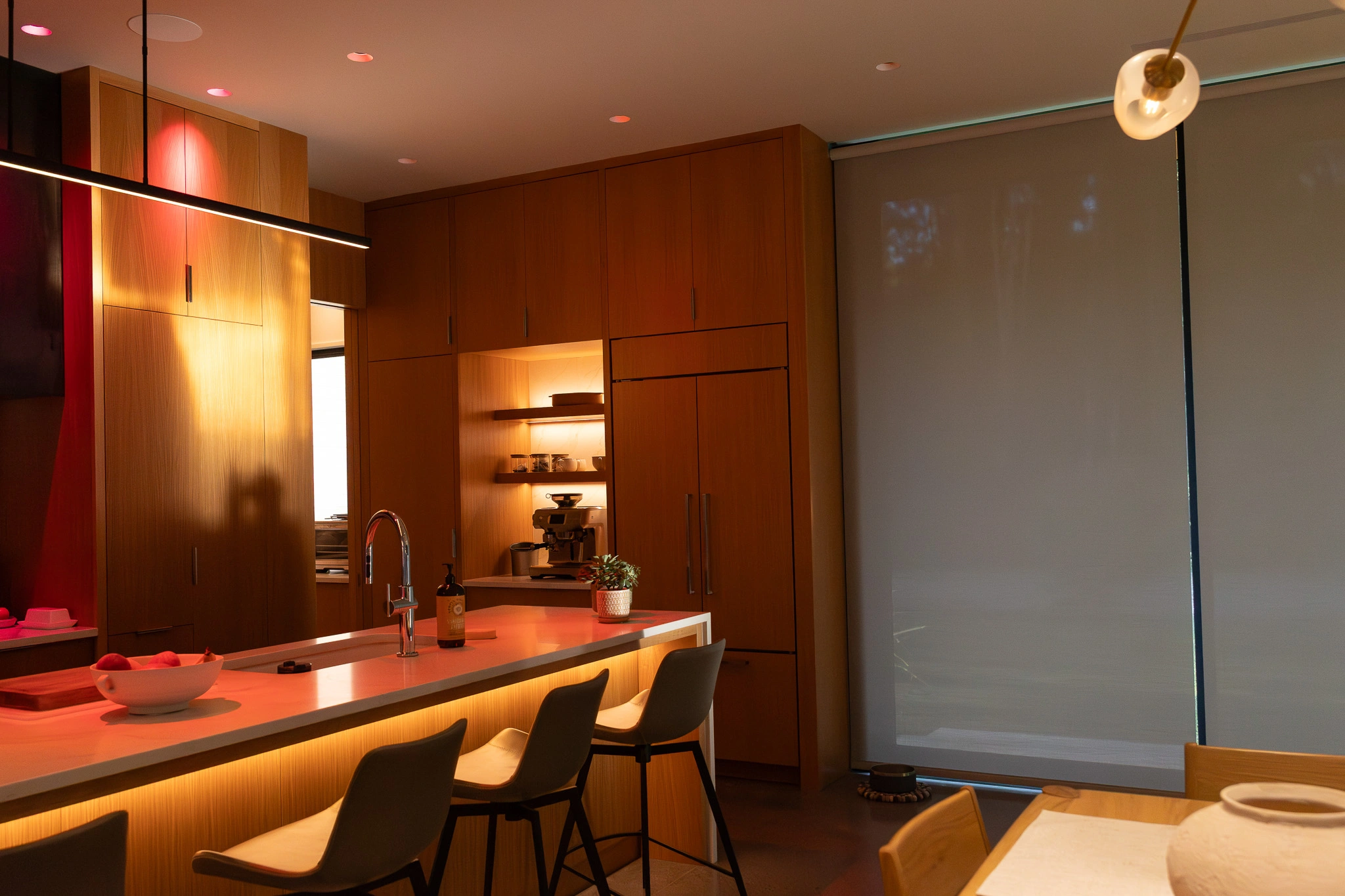 Luxury home lighting control system by iQuarters