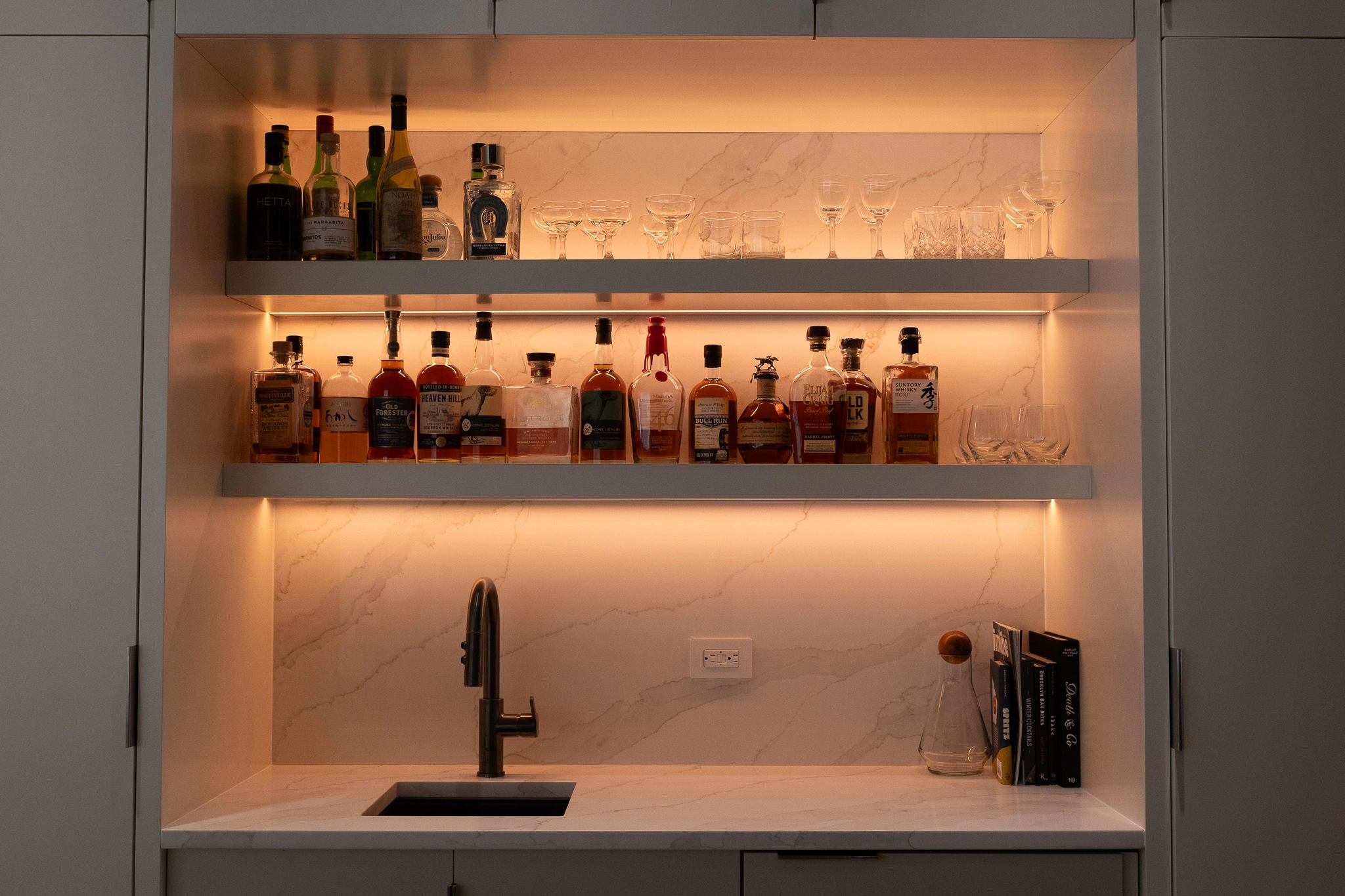 Luxury home lighting control system by iQuarters Wet Bar