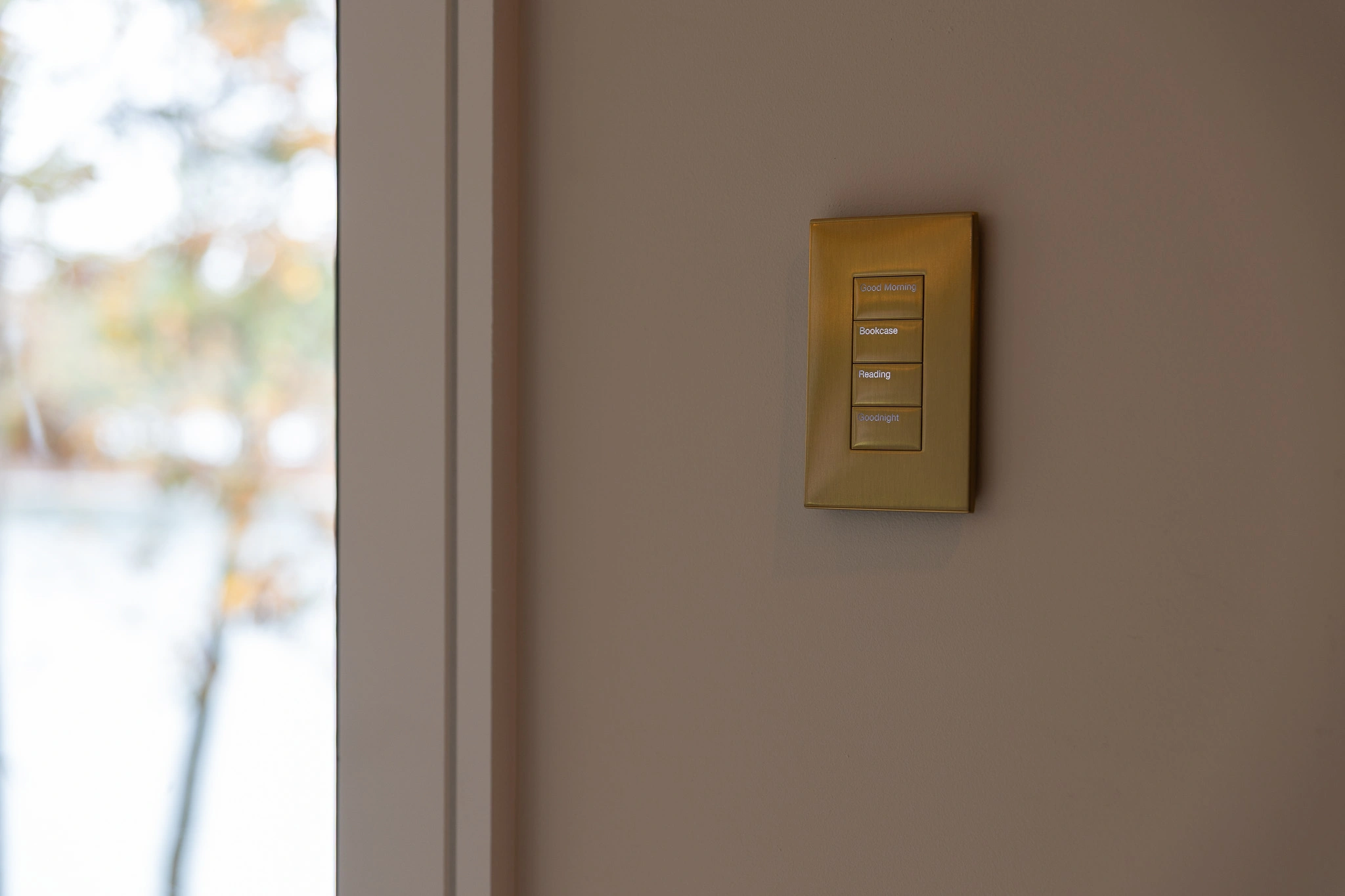 image of lutron palladiom Keypad in brass