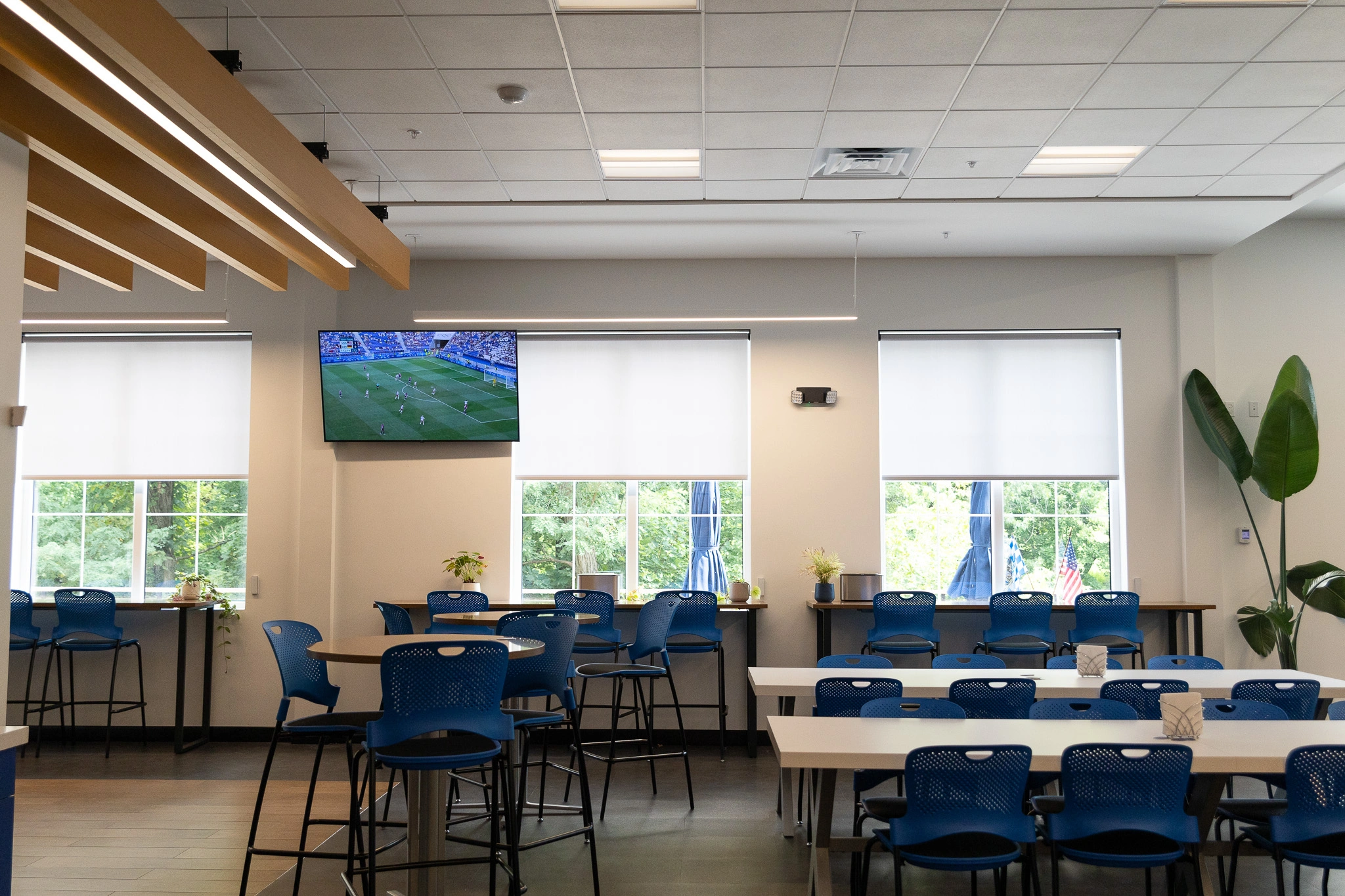 Intelligent lighting and integrated shading systems installed in Docuware