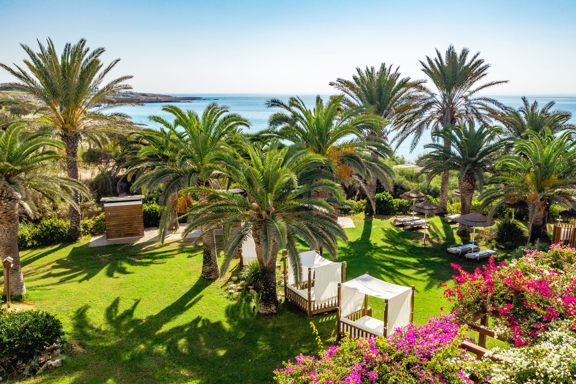 image of elegant table settings for an event planning service