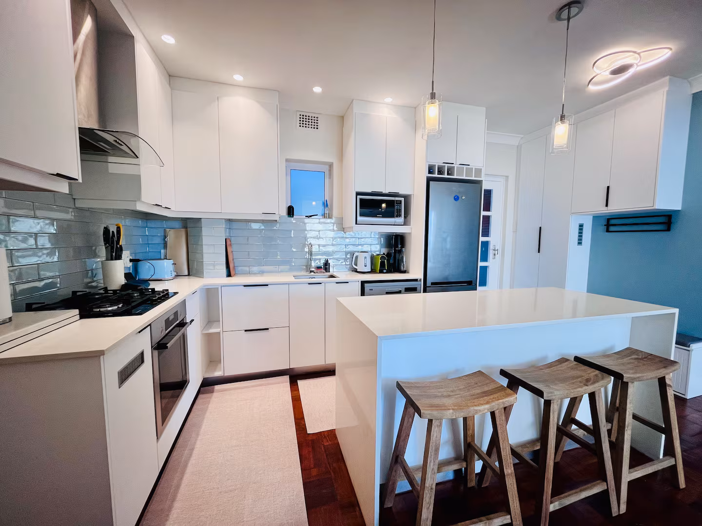 Mouillé Point Apartment | Beachfront, Walk to V&A