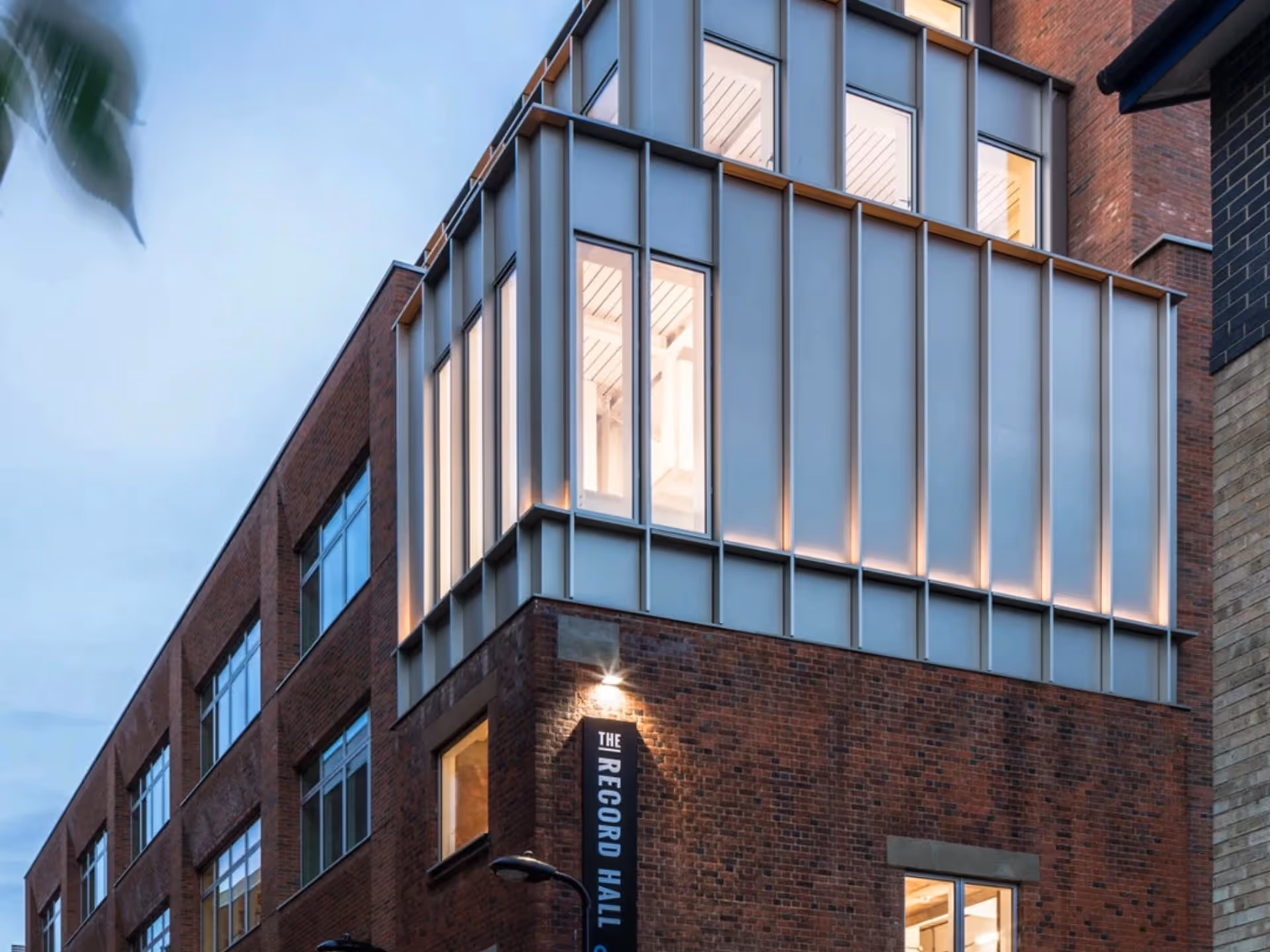 sparkling bronze anodised aluminium façade