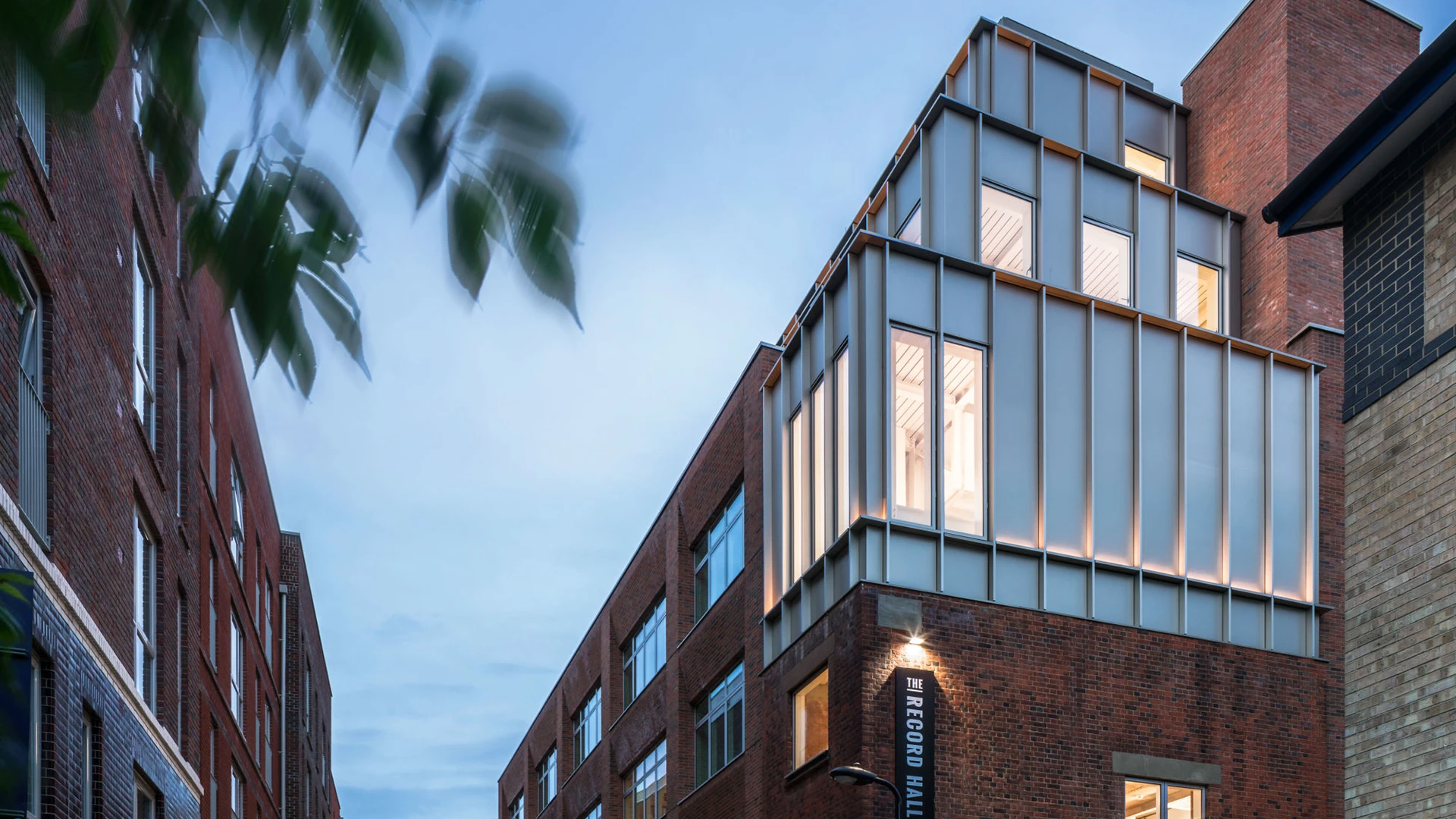 sparkling bronze anodised aluminium façade