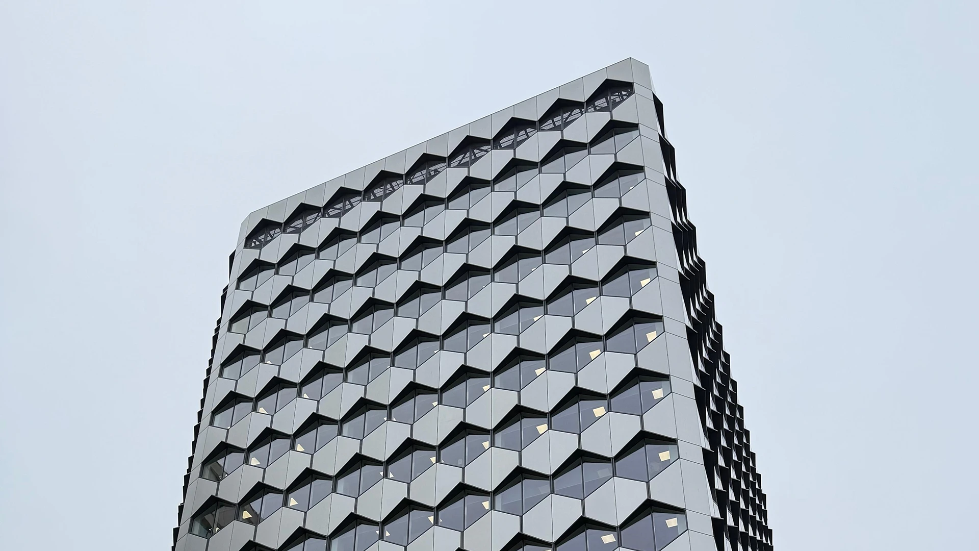 Anodised aluminium: Better than stainless steel for buildings?