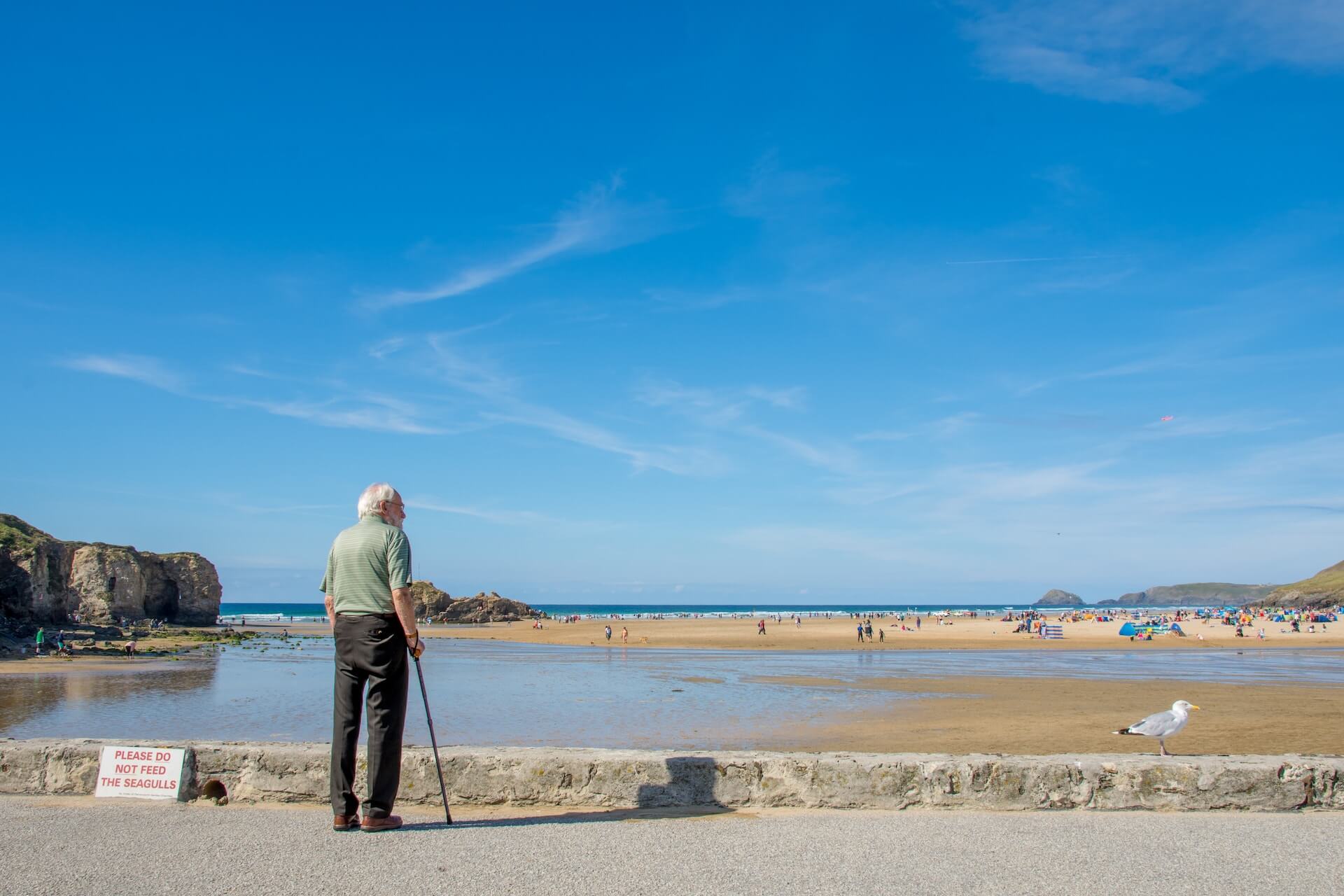 5 Inexpensive places for seniors to retire near the beach In 2023
