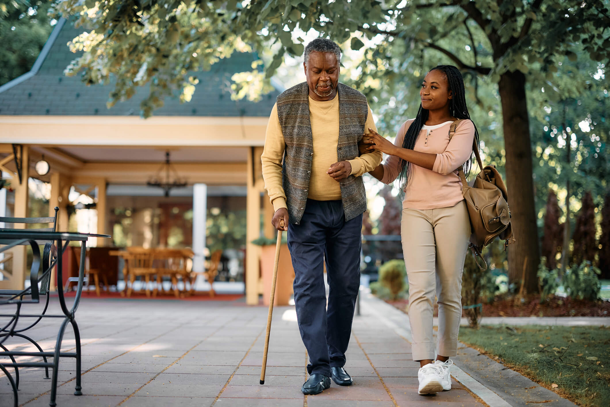 The benefits of helping your parents move to a retirement community