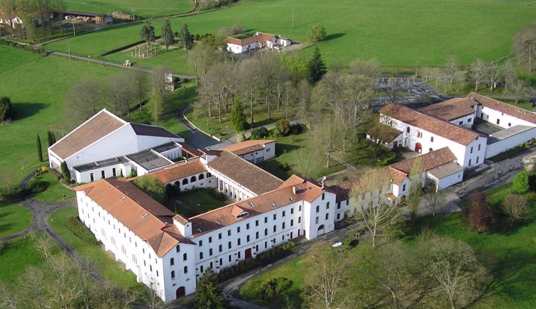 L'abbaye de Belloc perpétue le savoir-faire des moines et nous livre des fromages toute l'année