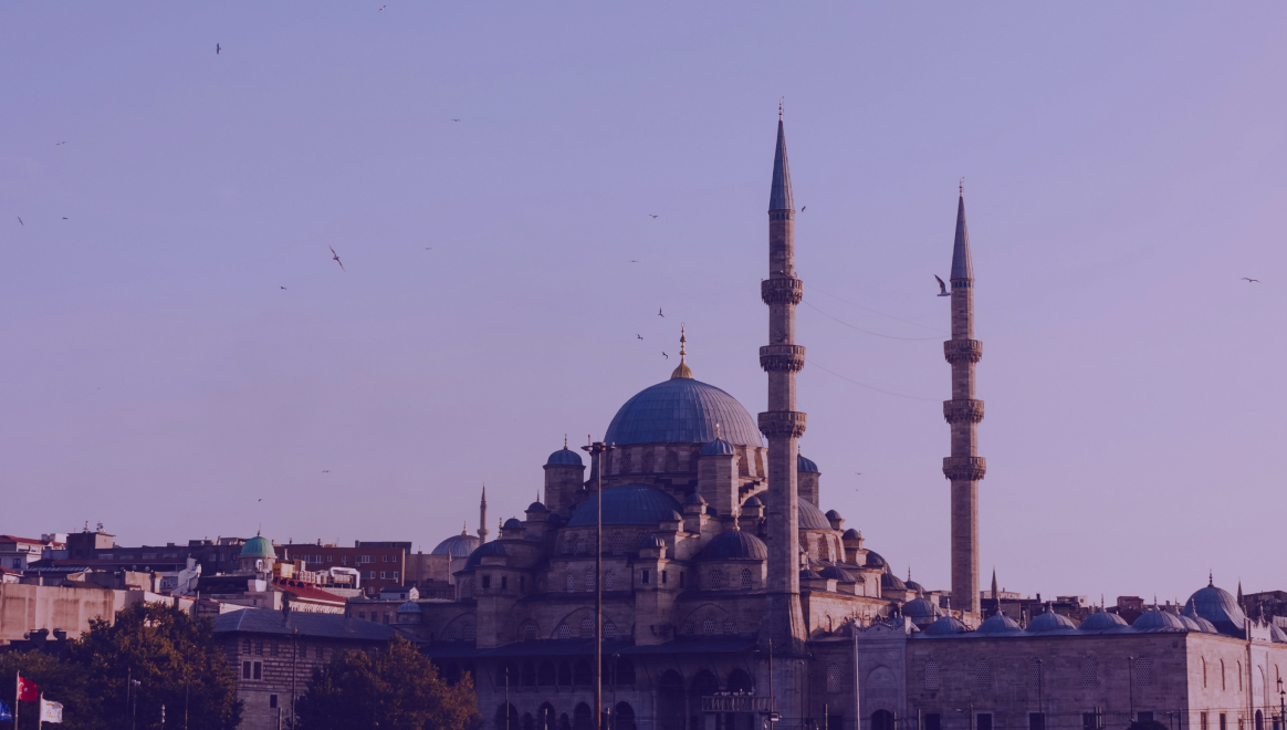 Who can legally work in Turkey?