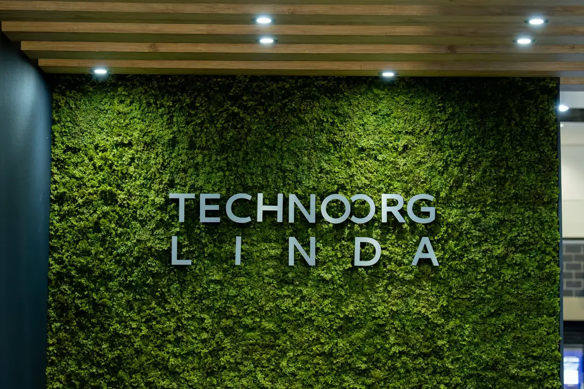 Technorg Linda moss wall with illuminated logo
