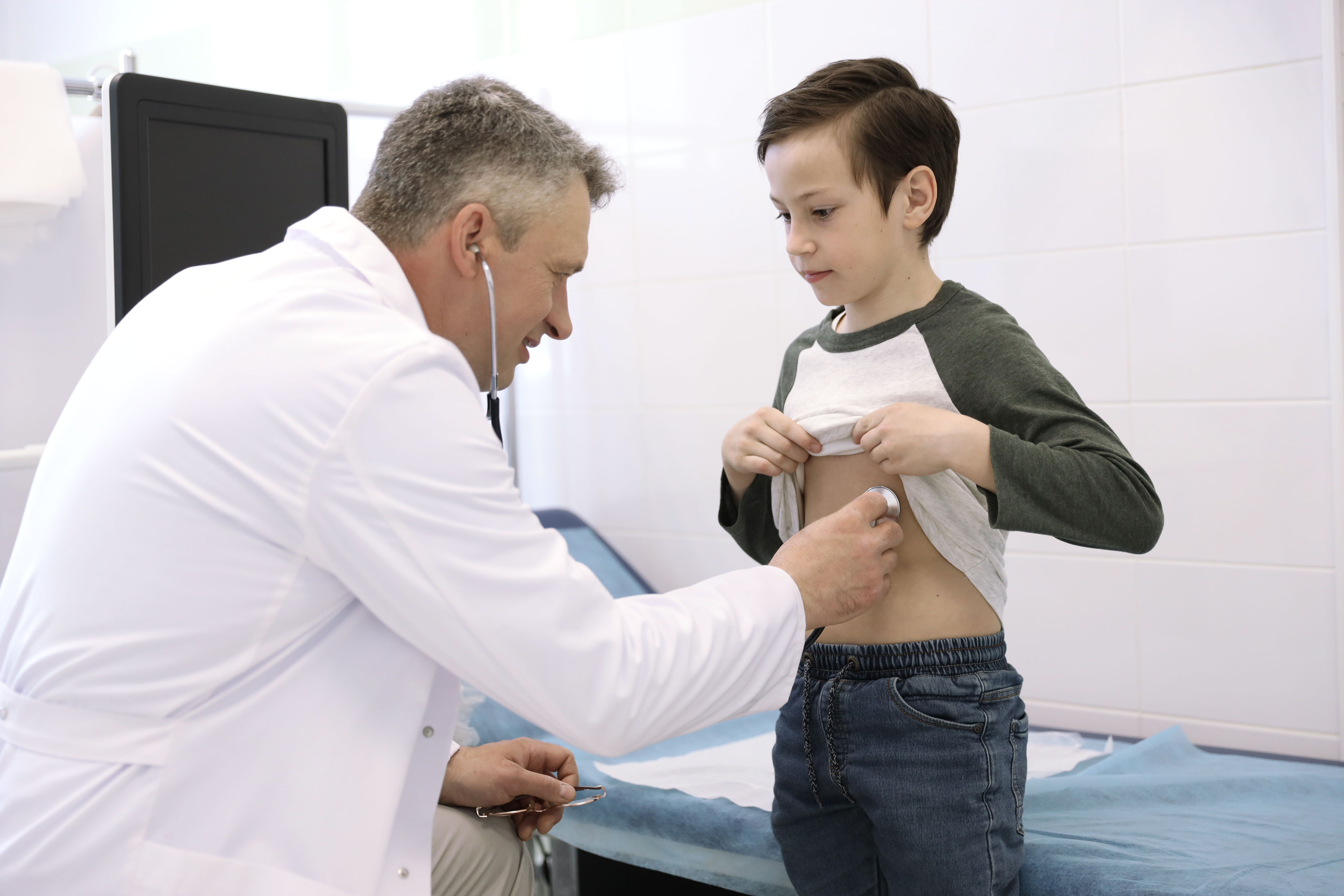 As Congress barrels toward another funding deadline, lawmakers are locked in an increasingly urgent fight over the future of Affordable Care Act (ACA) premium subsidy plans, which is an issue with immediate, tangible consequences for many NSBA members and America’s small businesses.