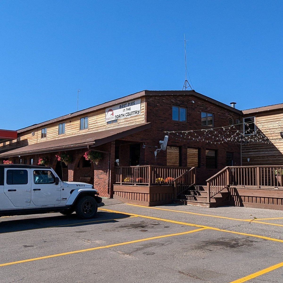 Bear's Den Trading Post