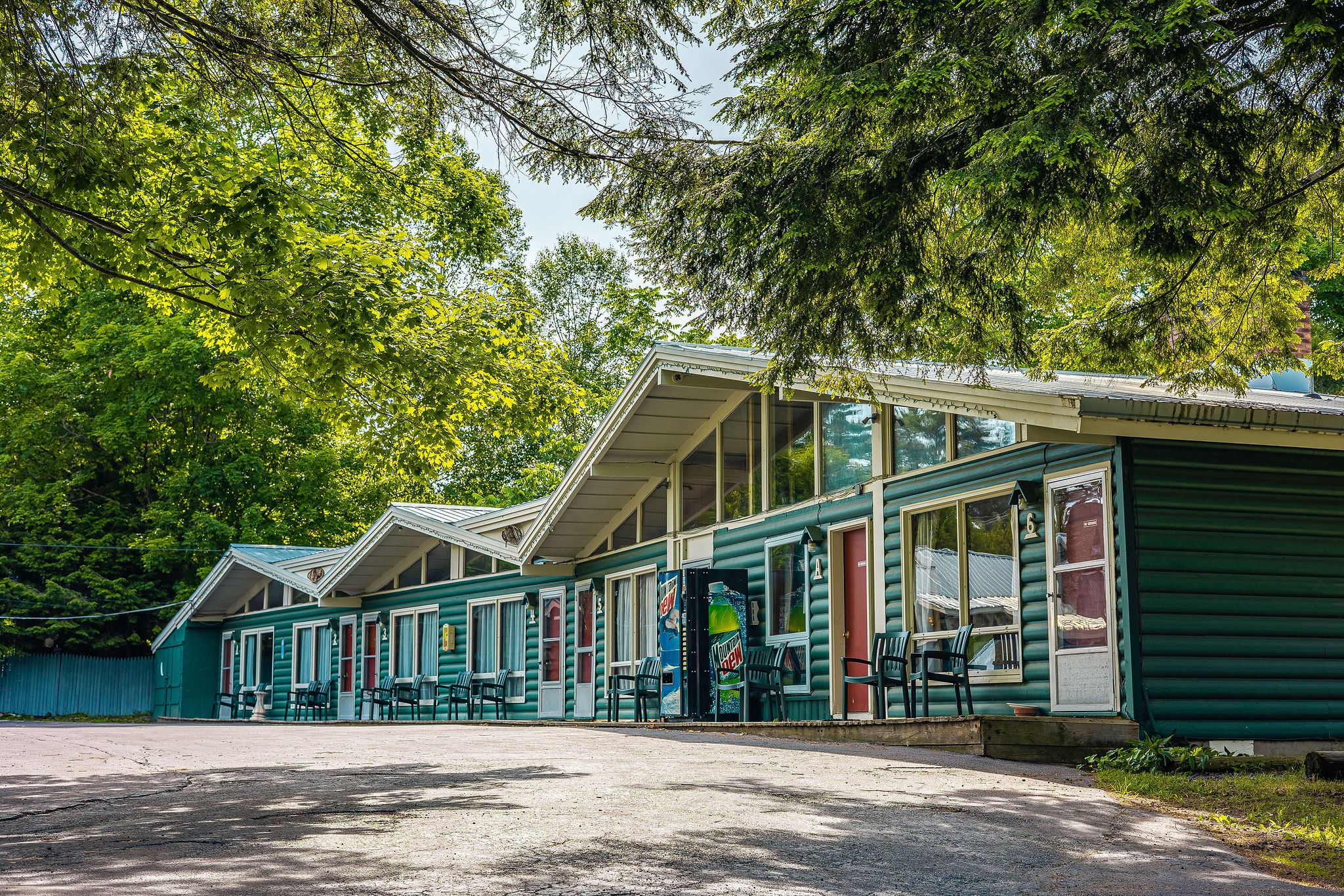 The Park Motel & Cabins
