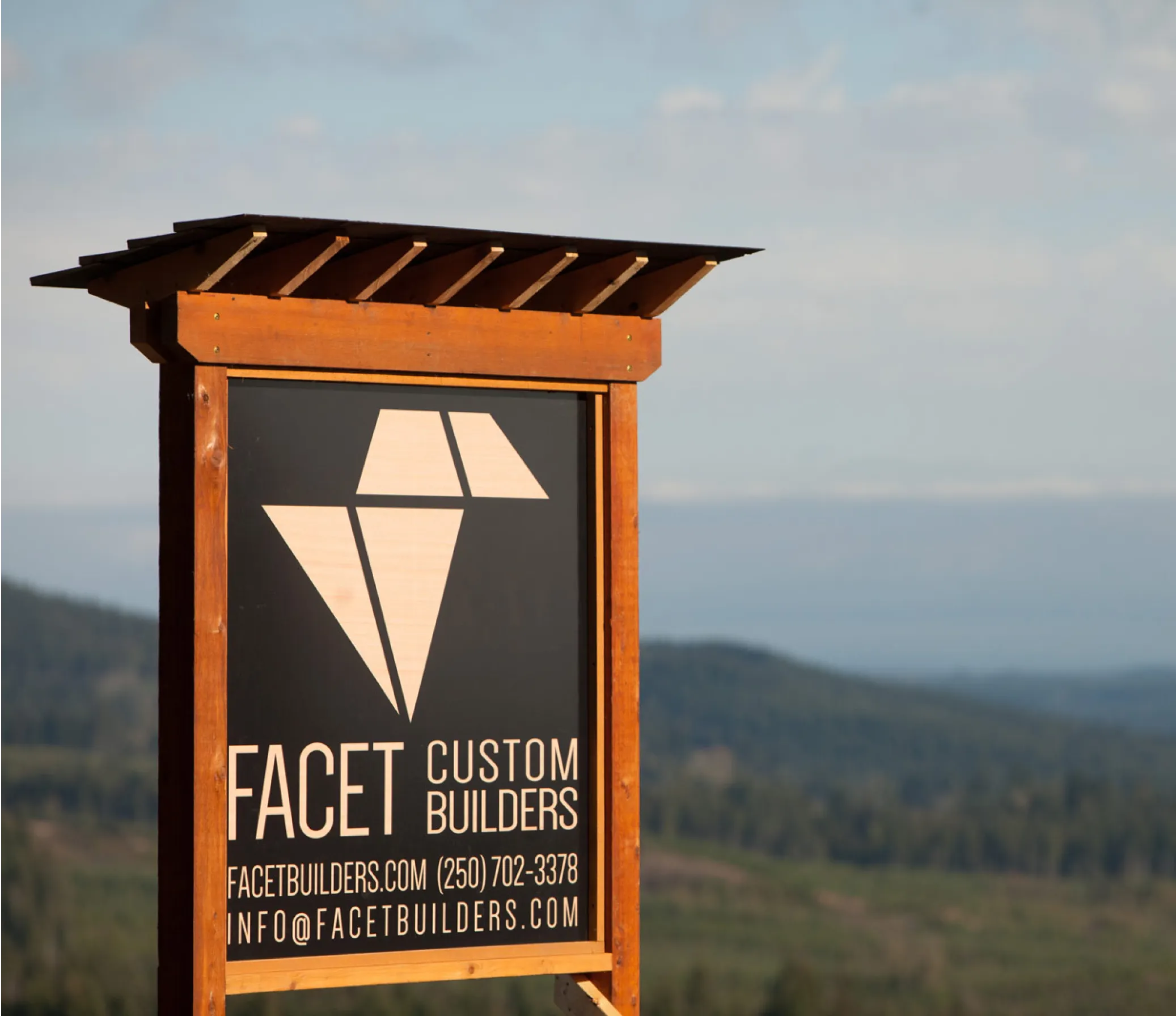 Facet Custom Builders - award winning coastal residence management craftsmanship