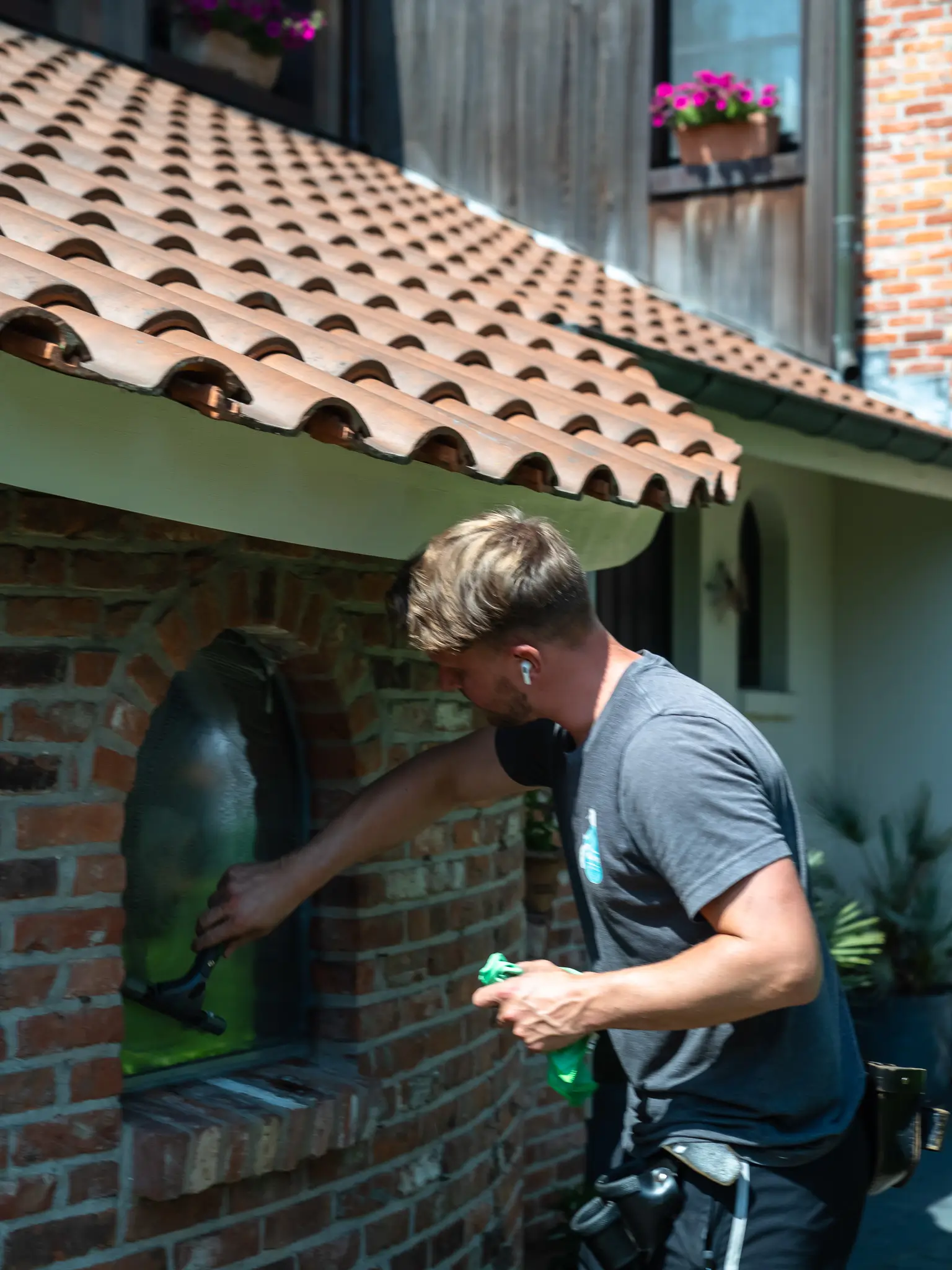 Glazenwassen en zonnepanelen reinigen bij in Zoersel