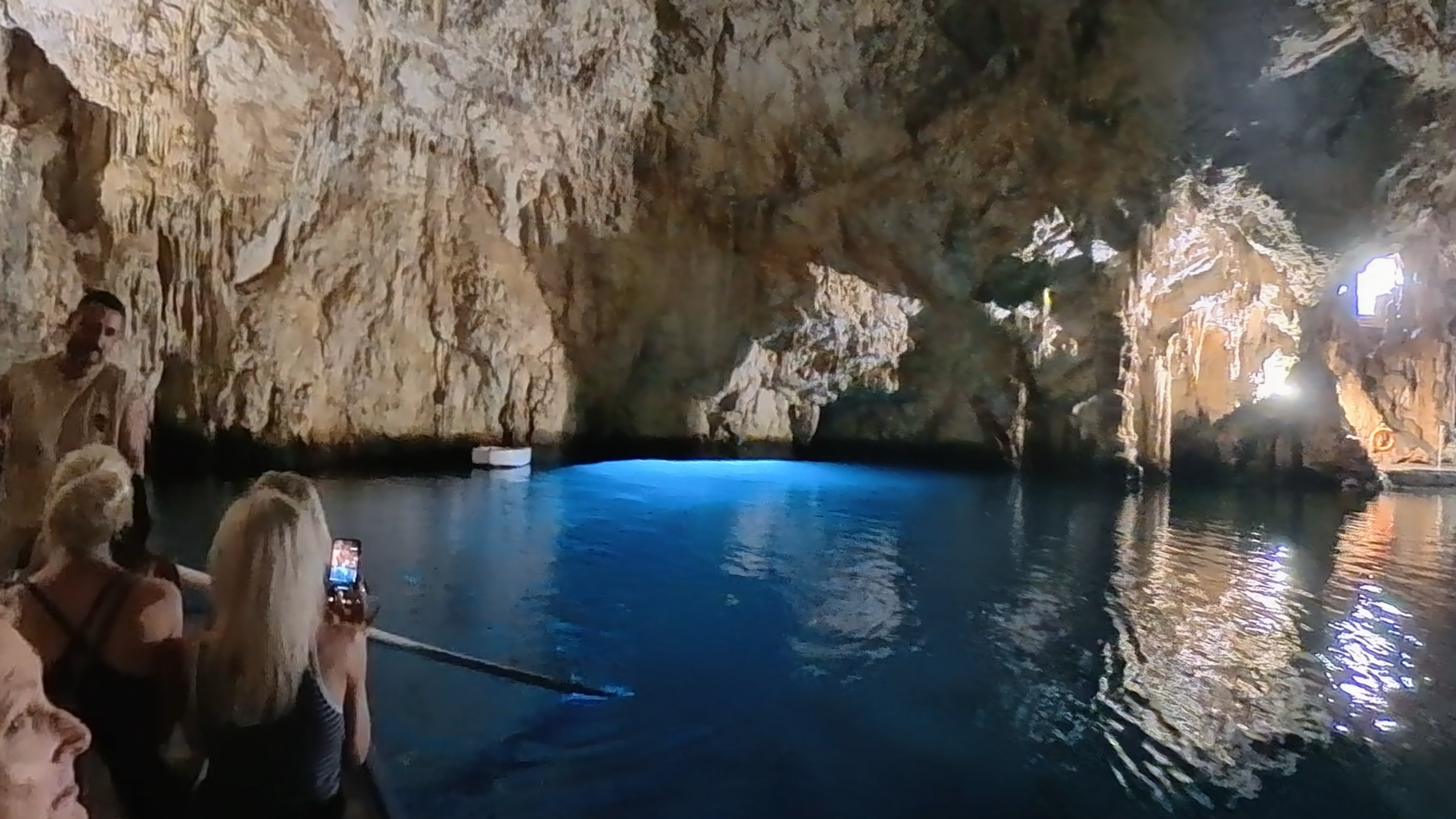 boat tour inside Grotta dello smeraldo on the amalfi coast