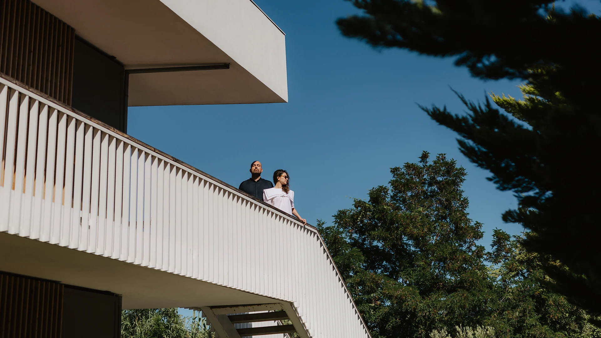 High-brow architecture for low-maintenance humans who prefer to get married in Greece without the "wedding factory" fluff.