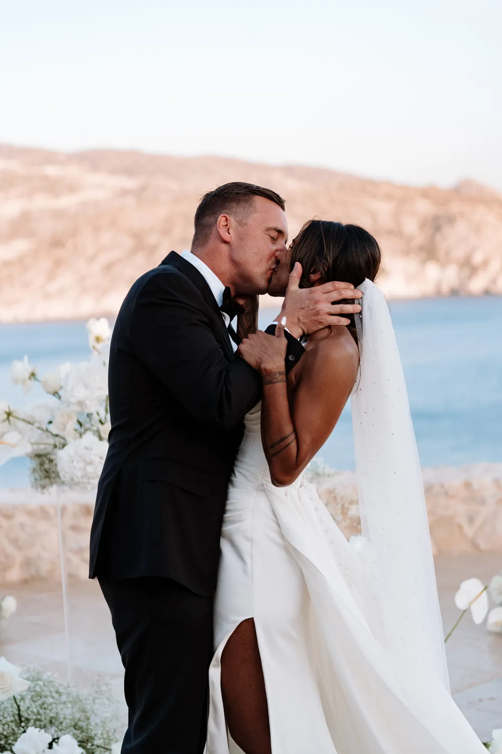 Cycladic Gem Luxury Villa Modern Micro-Wedding