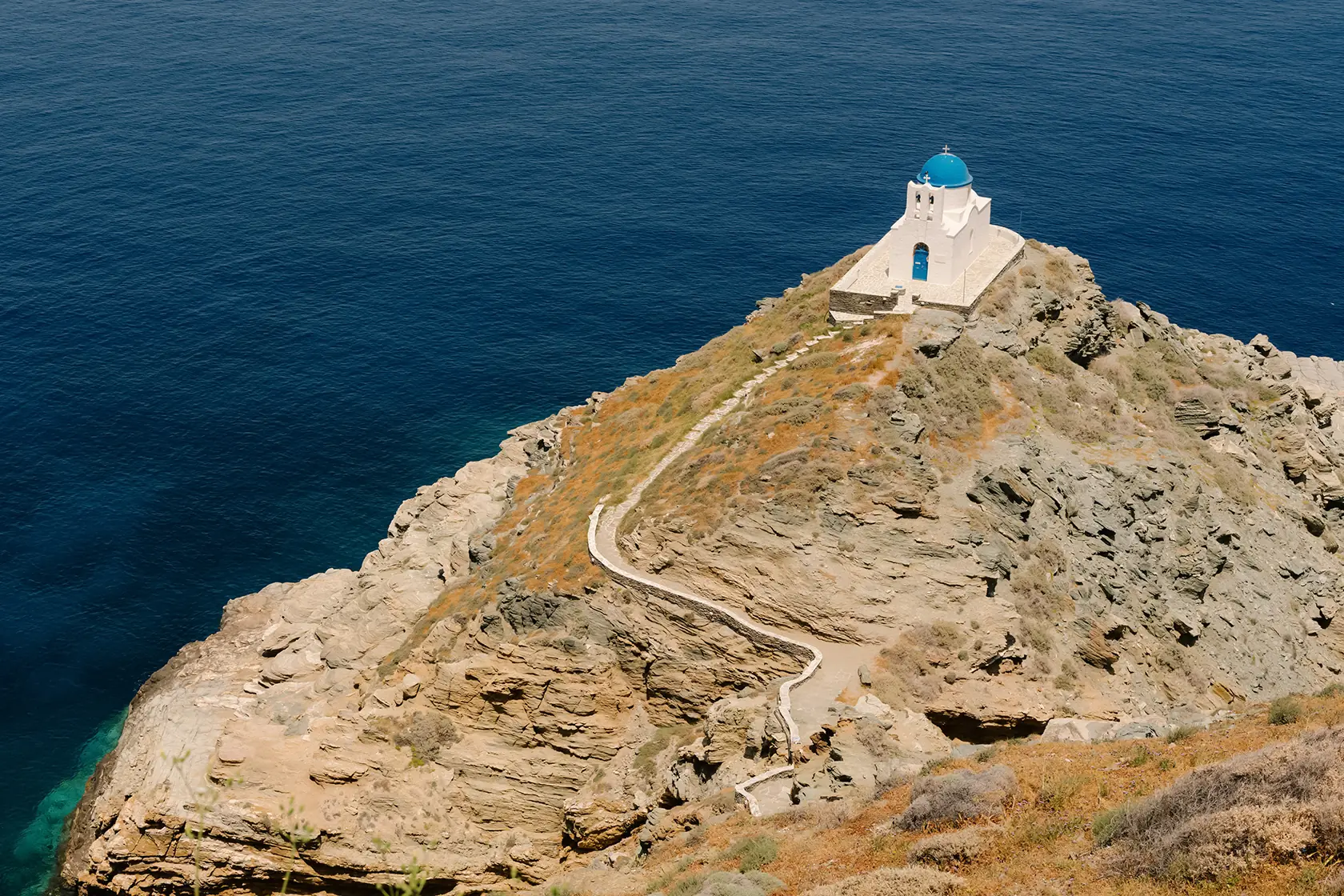 Cyclades weddings part 2: Sifnos is where low-key luxury and culinary perfection secretly tie the knot.