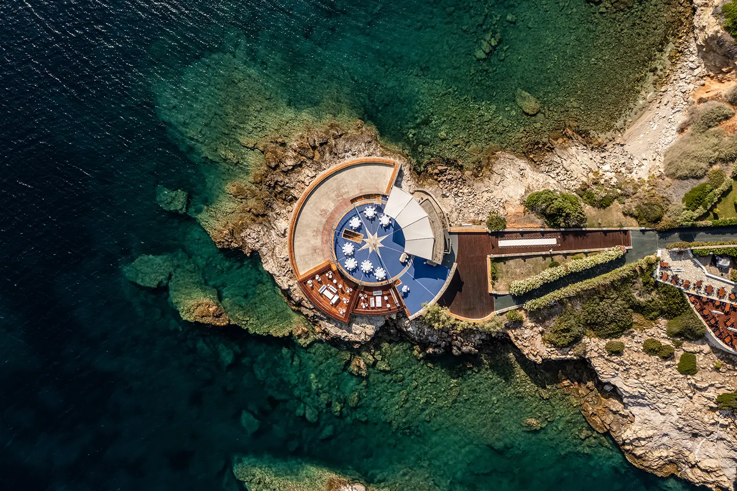 An Editorial Deep Dive into Venue Sovereignty, Celeb-Approved Wellness, and the Raw Wedding Production Realities of the Athenian Coast.
