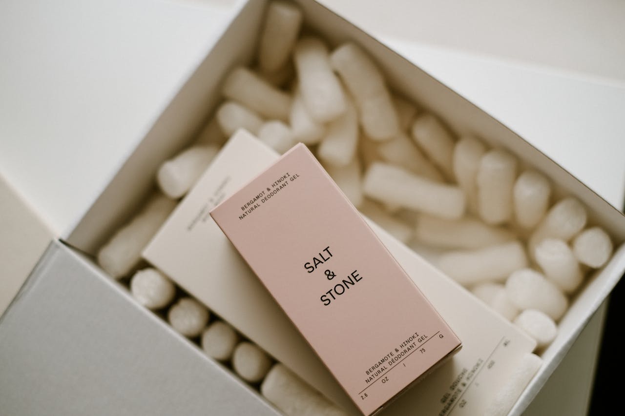 Produits photographiés pour une boutique en ligne, illustrant l'importance de l'optimisation des images pour les performances d'un site Shopify