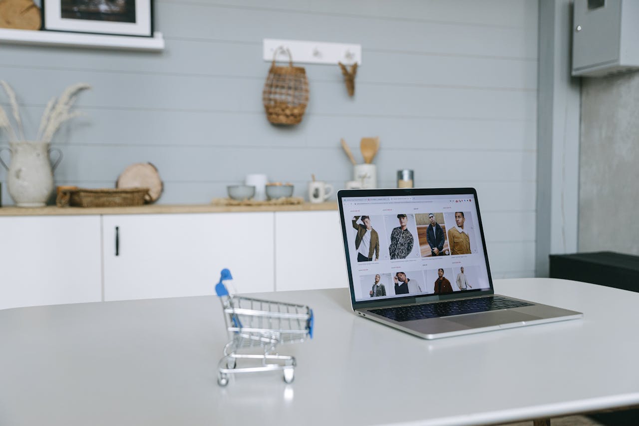 Comparatif Shopify vs Webflow pour créer une boutique en ligne en 2026