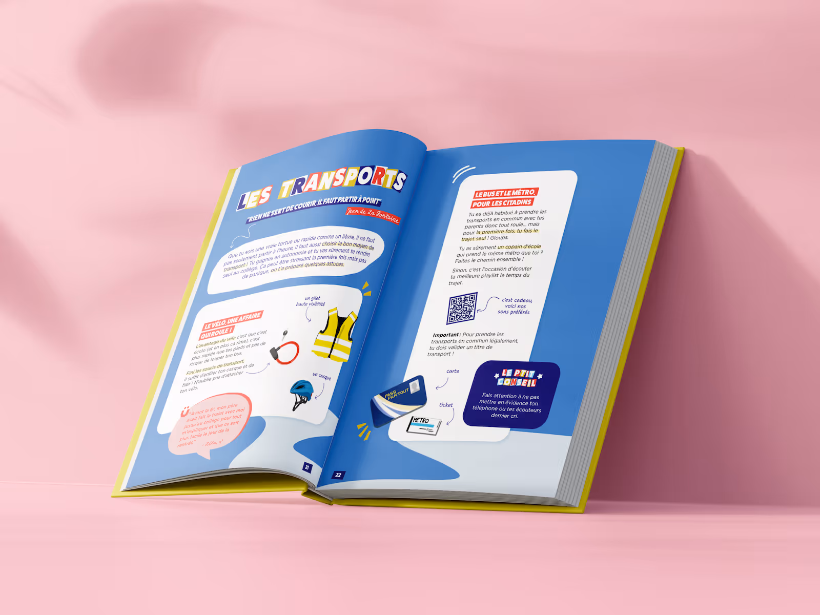 Page ouverte d'un livret éducatif sur les transports avec conseils pour vélo, bus et métro illustrés d'images d'équipement et d'un QR code.