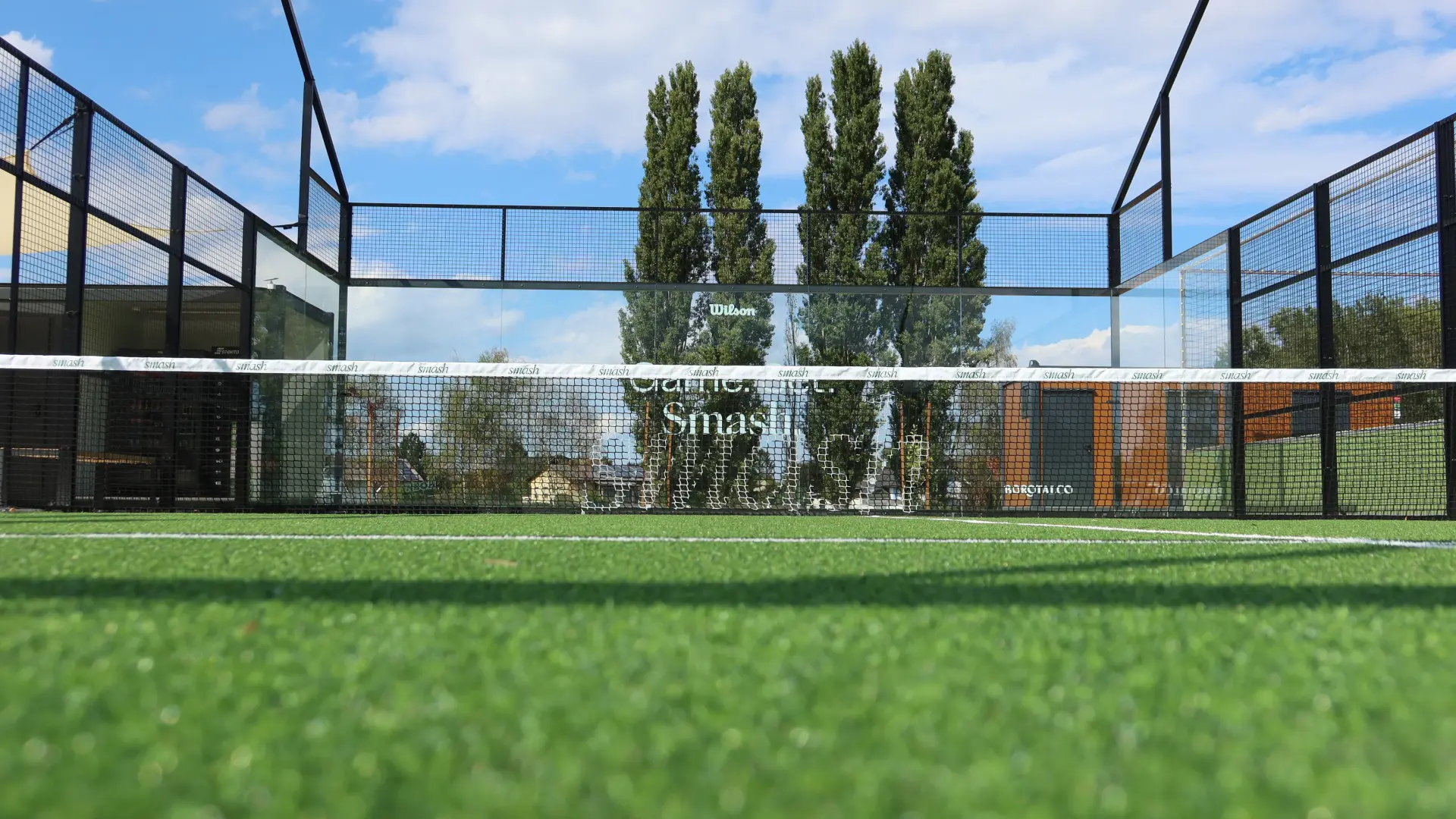A man playing padel