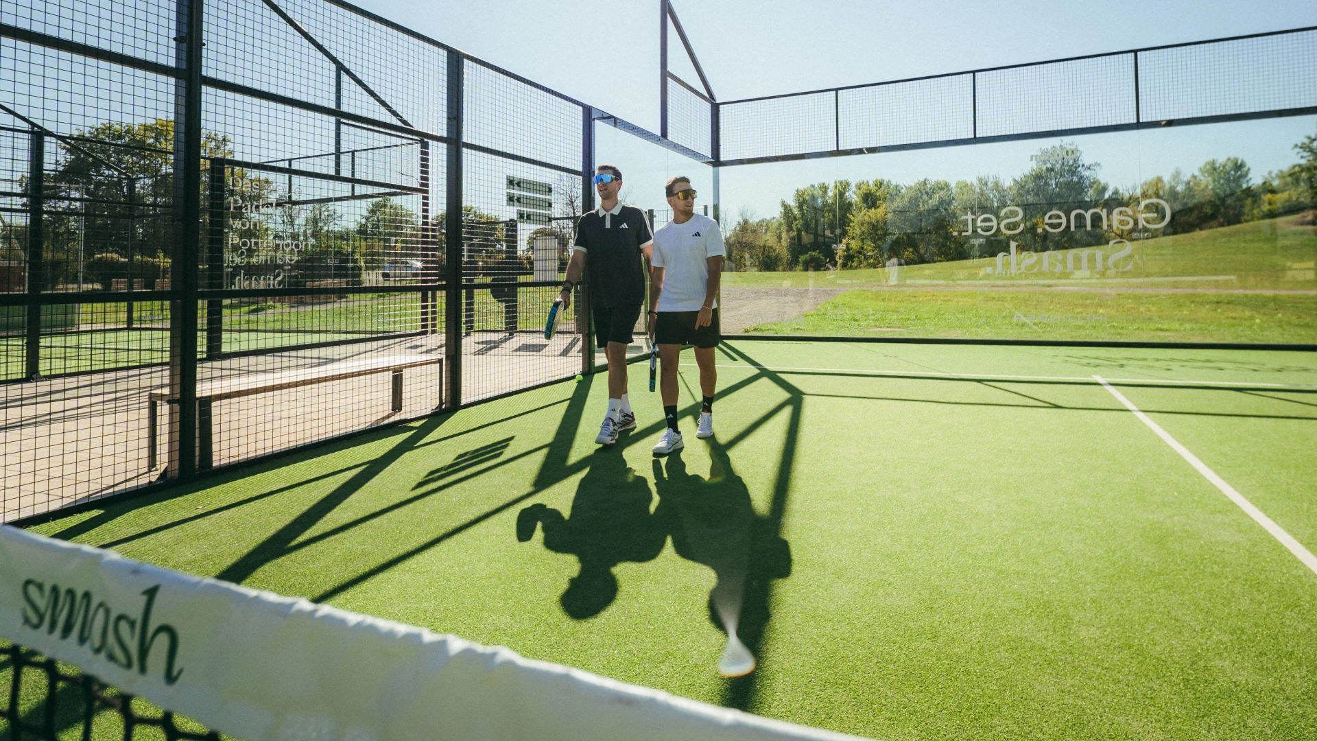 A man playing padel