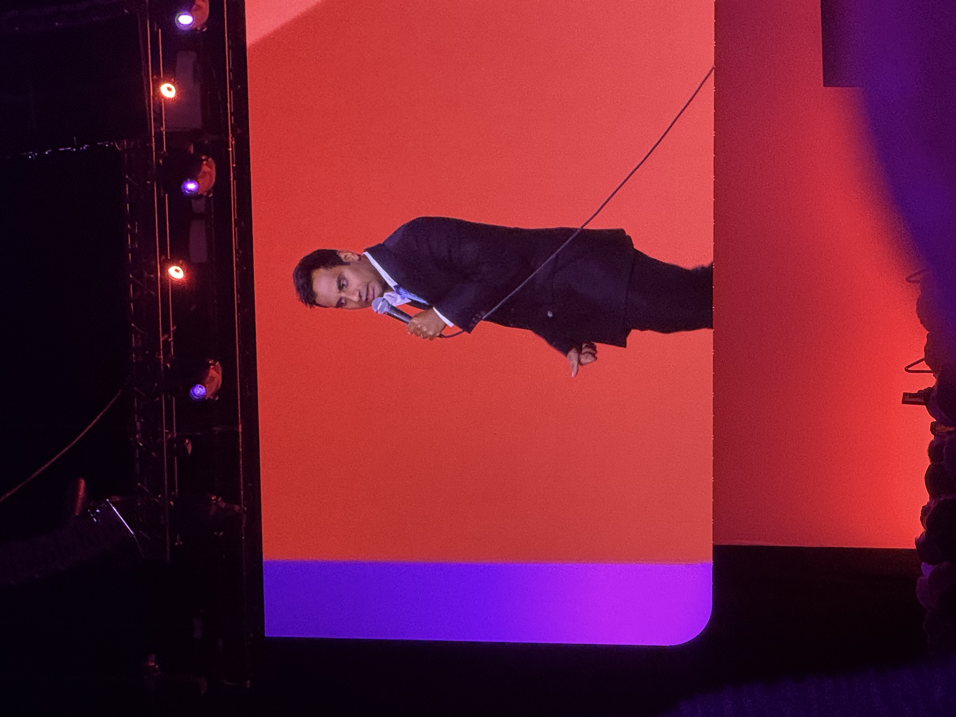 Aziz Ansari on stage at HubSpot UNBOUND 2026