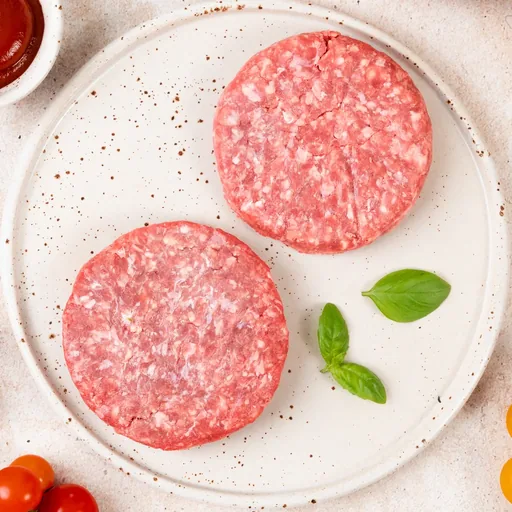 Burgery wołowe (Polska) na talerzu, na surowo