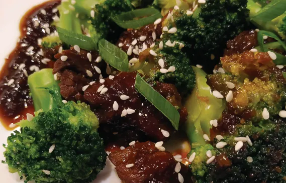 wołowina teriyaki z brokułami