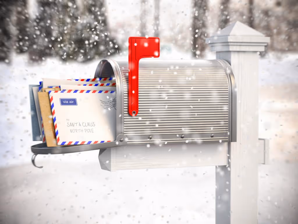 4 Strategies to Sleigh Your Holiday Postcard Marketing