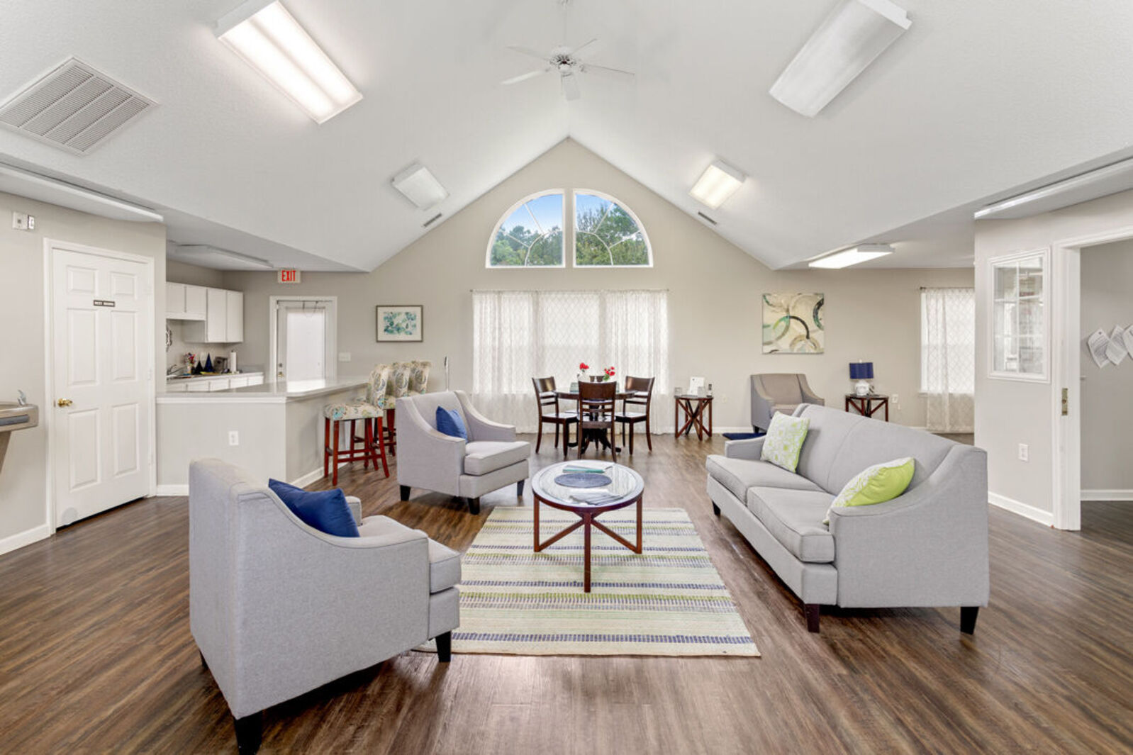 Clubhouse with lounge seating