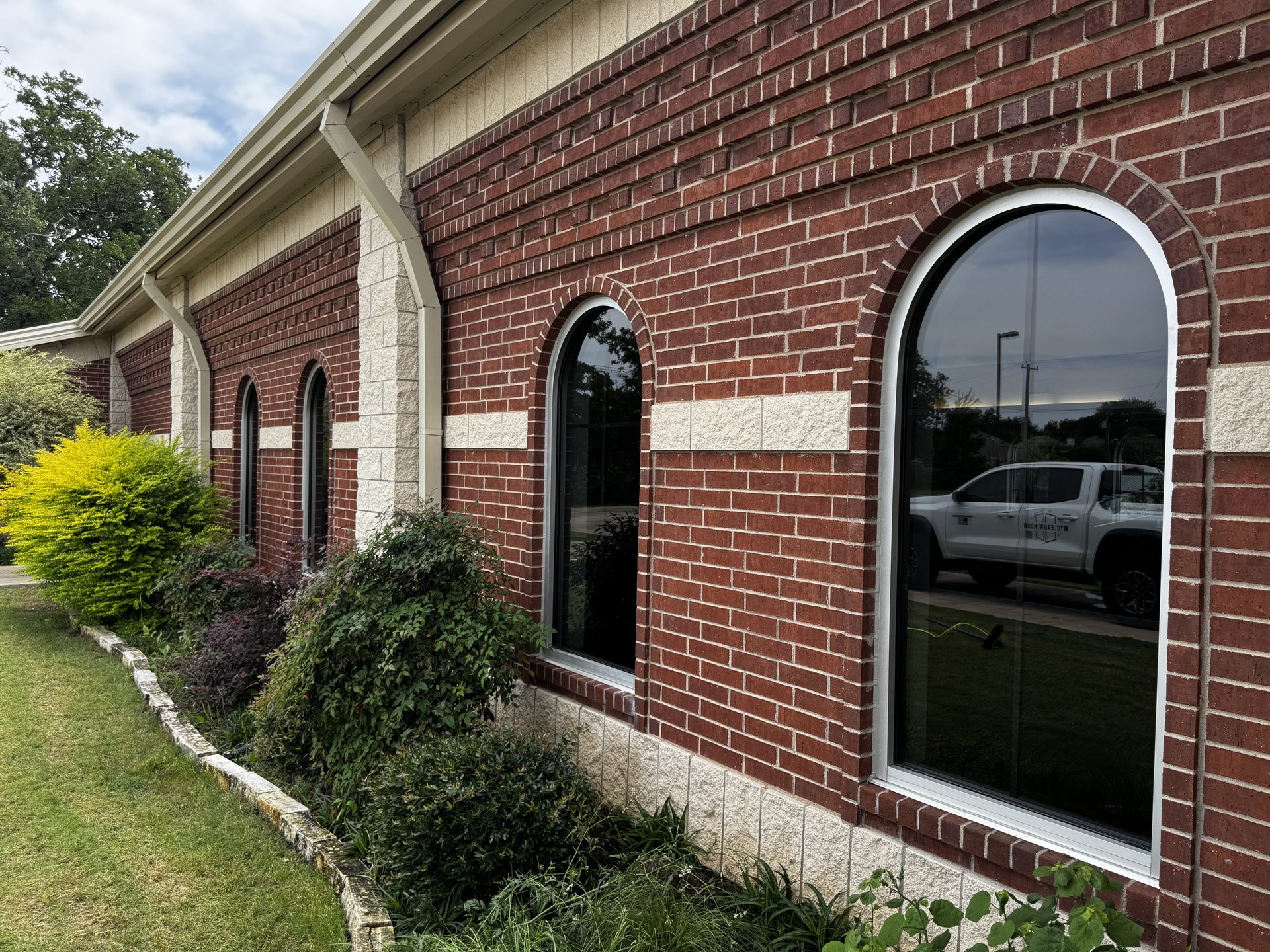 Commercial window cleaning