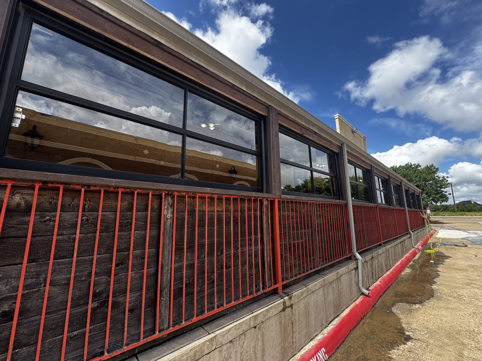 Commercial window cleaning