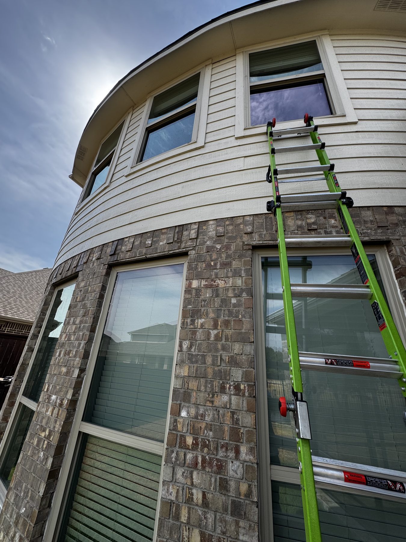 Residential window cleaning in DFW