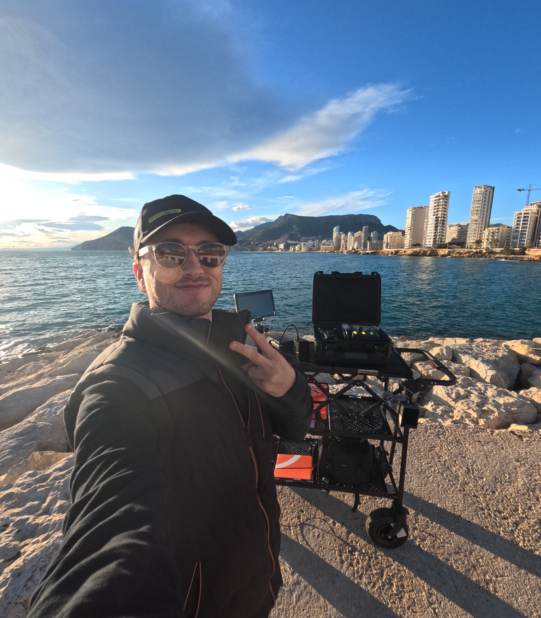 Más que volar un dron: planificación, seguridad y precisión en cada rodaje aéreo