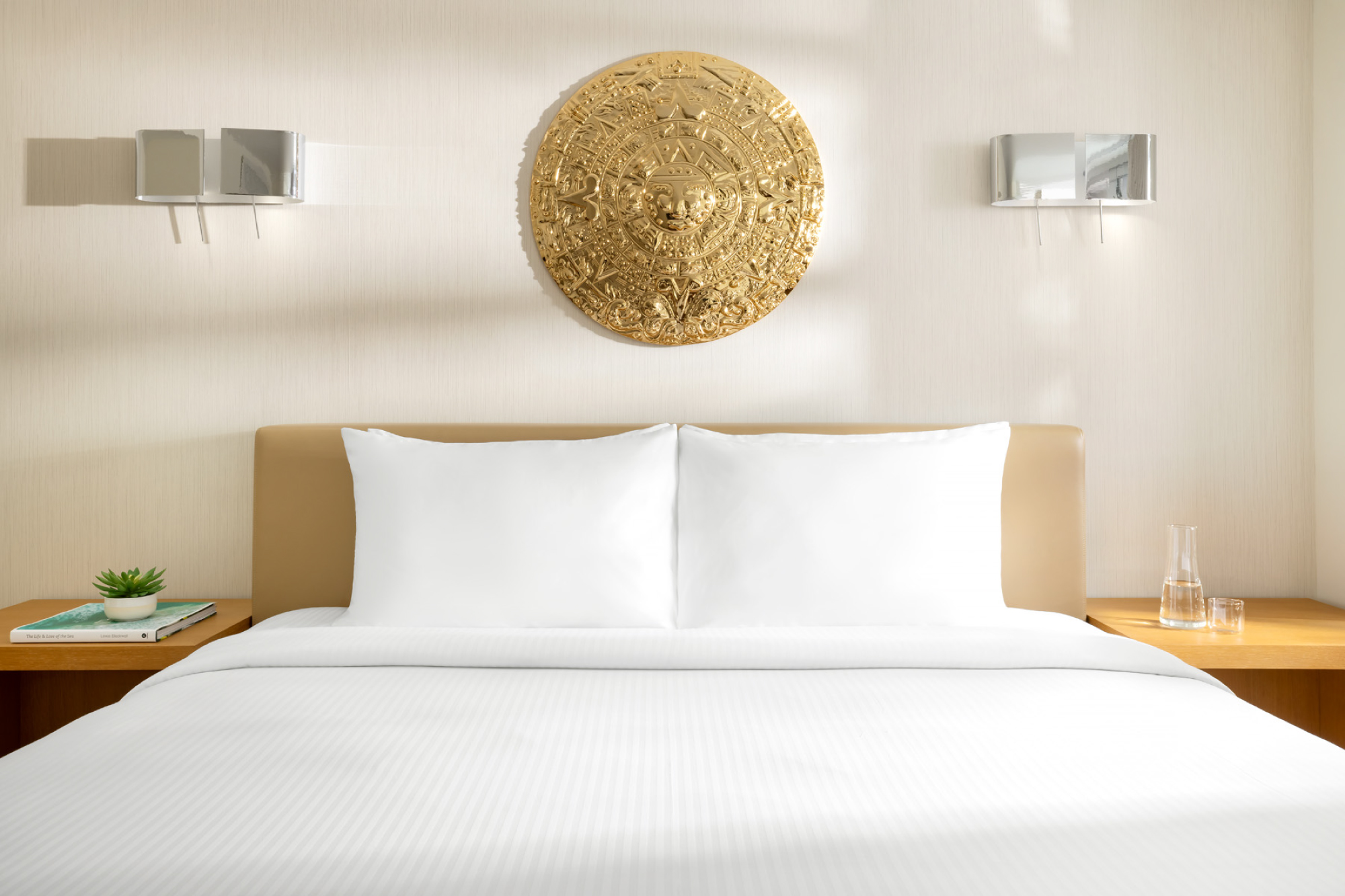 Check in and chill out in this 400-square-foot stylish haven. Crash in a comfy king bed after a day of beachside adventures and enjoy essential amenities.