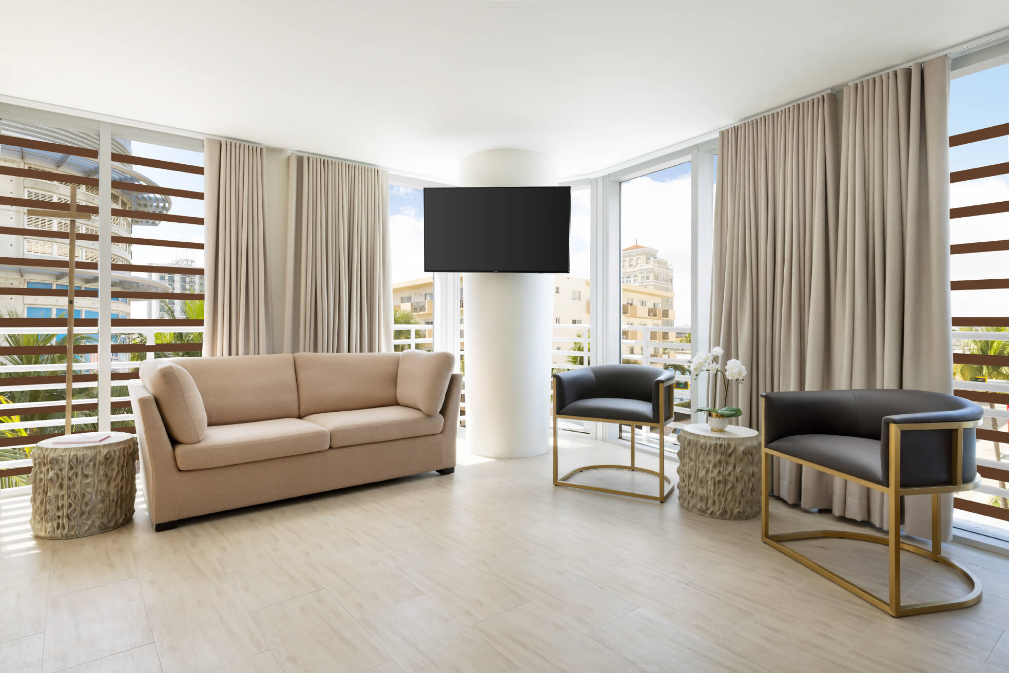 Collins-Court-seating-area-with-tv