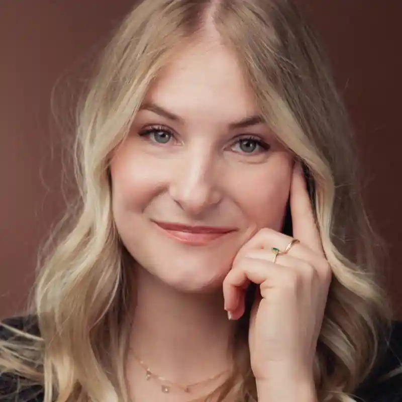 a headshot of Nelly Kislyanka