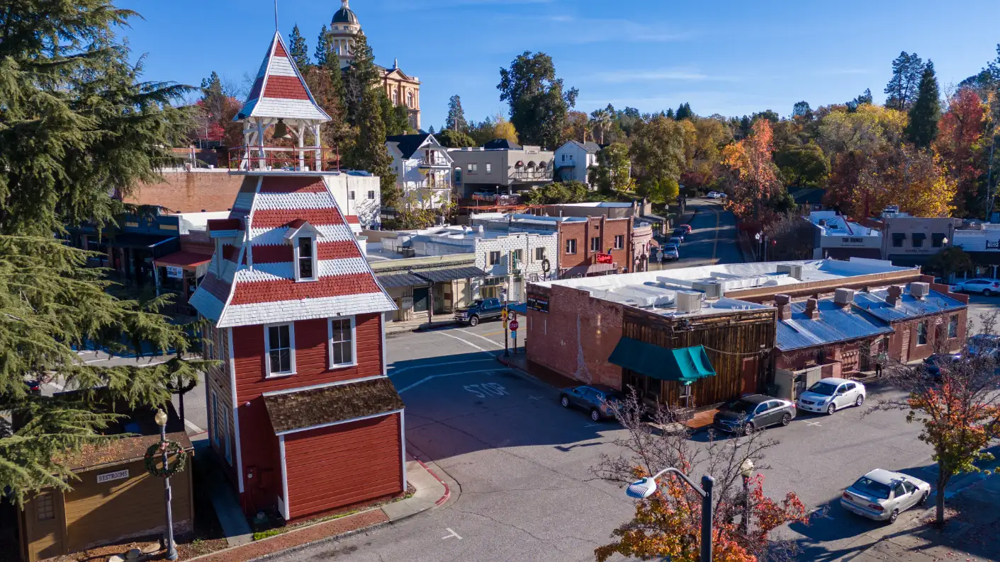 Charming view of Auburn CA downtown district with quaint shops and local businesses.